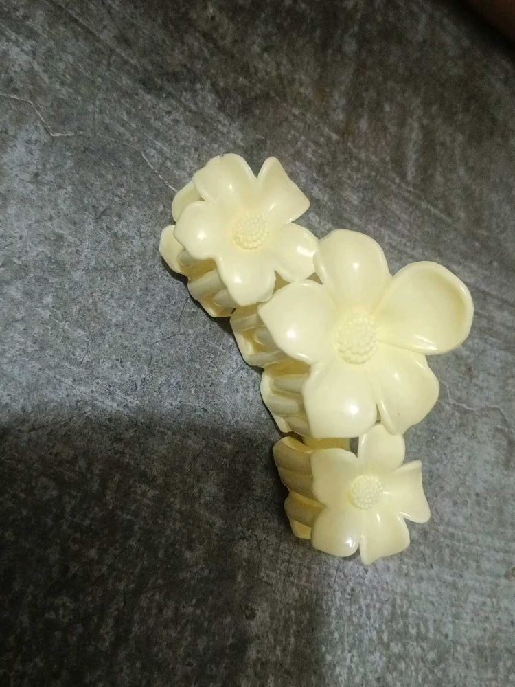 Flower Hair Claw 🌺