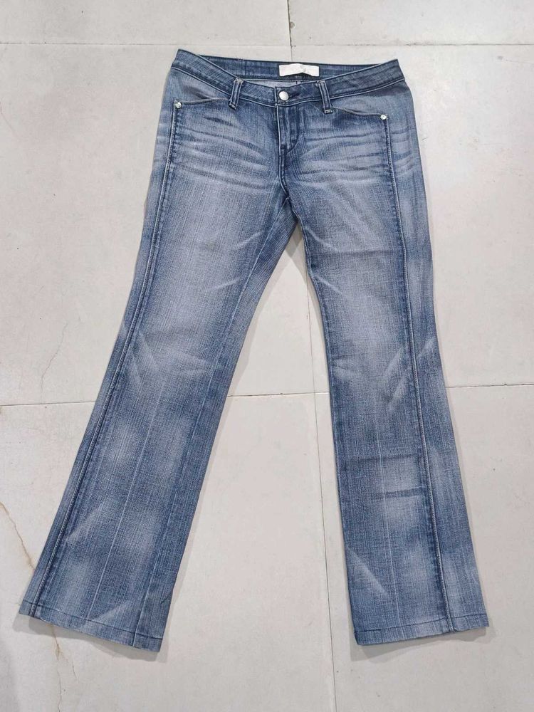 LEVI&#39;S GIRL