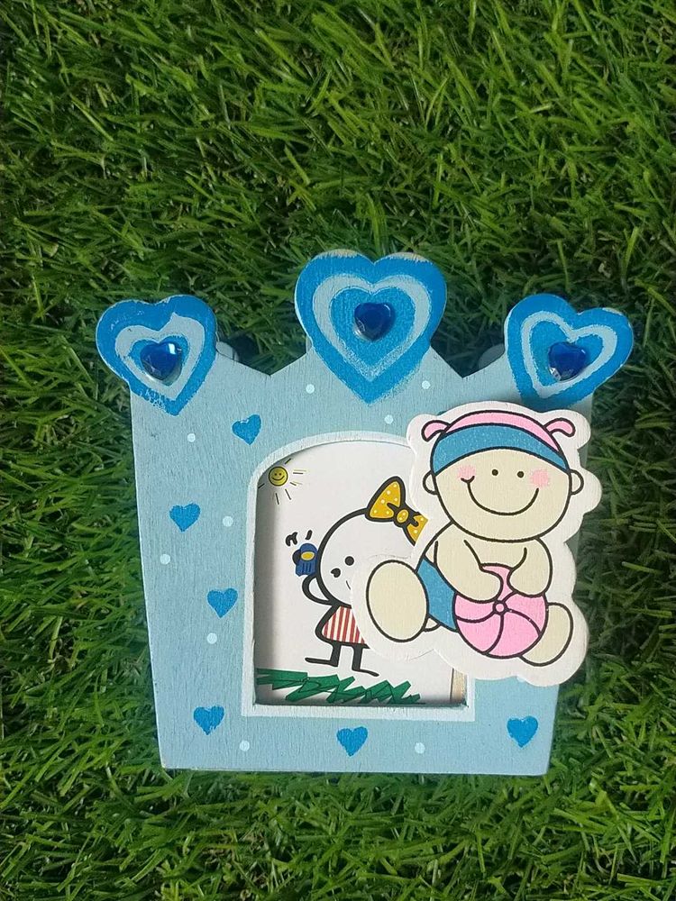 Baby Blue Crown 👑 Design Photo Frame Pen Stand
