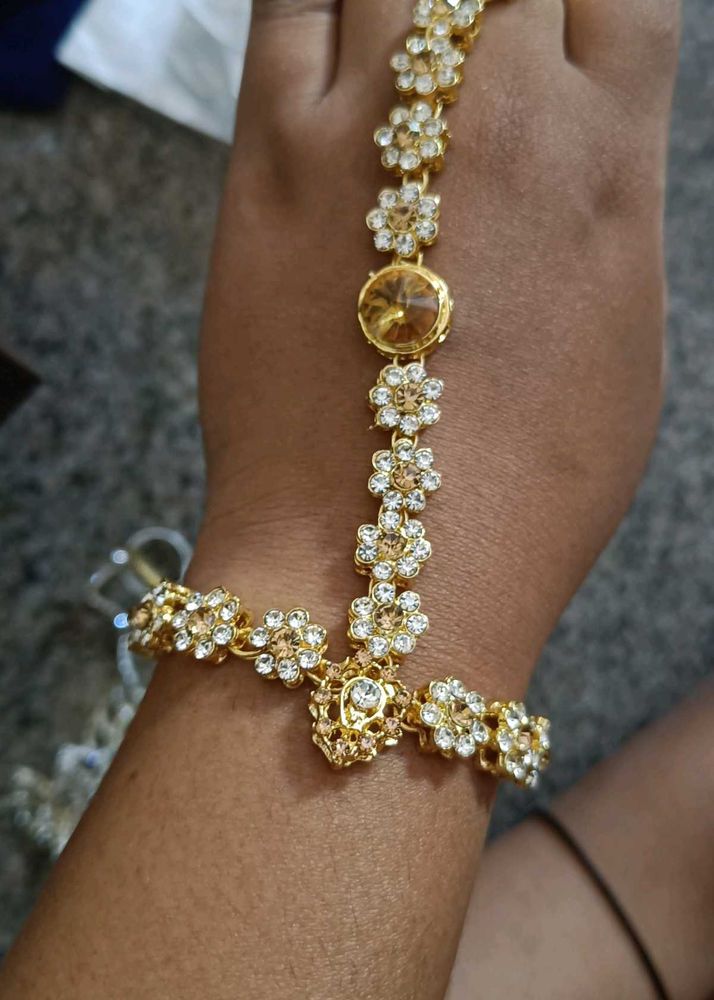 Wrist Barcelete Come Finger Ring Wedding Wear