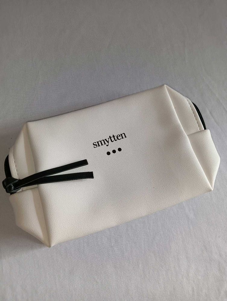 Smytten Premium Vanity Pouch – Elegant &amp; Spacious