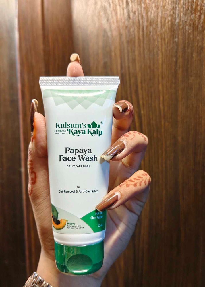Kulsum&#39;s Kaya Kalp Face Wash