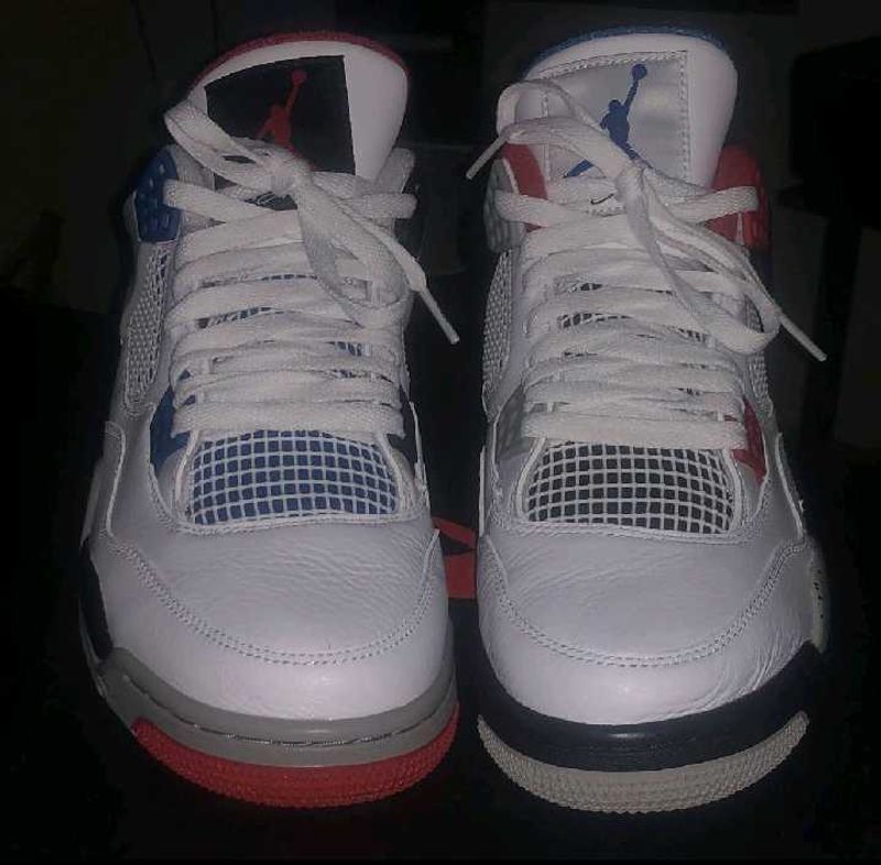 Nike Air Jordan Retro 4 Sneakers