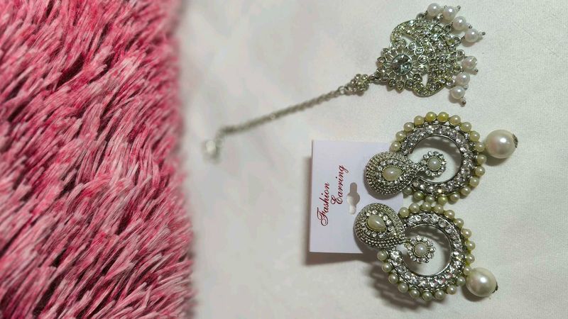 Elegant Earrings and Maang Tikka Set