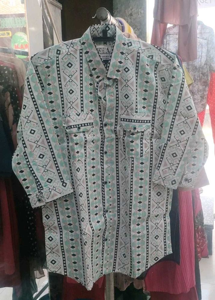 Patterned Men&#39;s Shirt