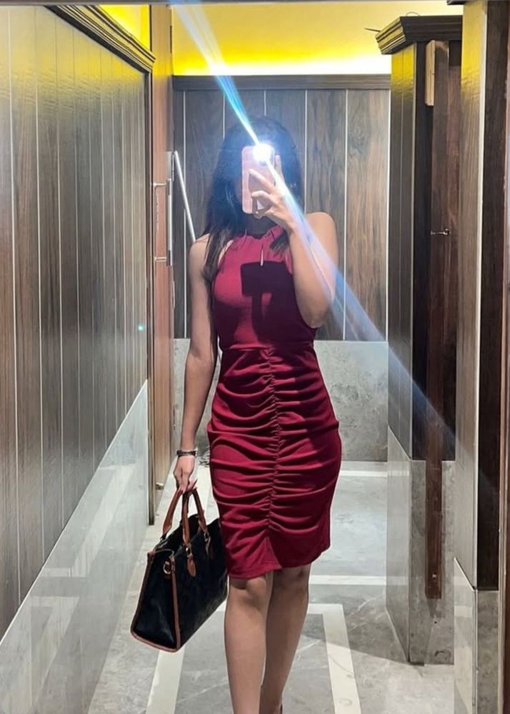 Chic Maroon Bodycon Dress