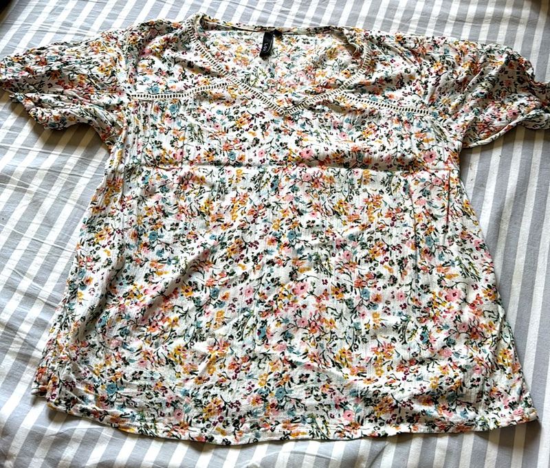 Floral V-Neck Top
