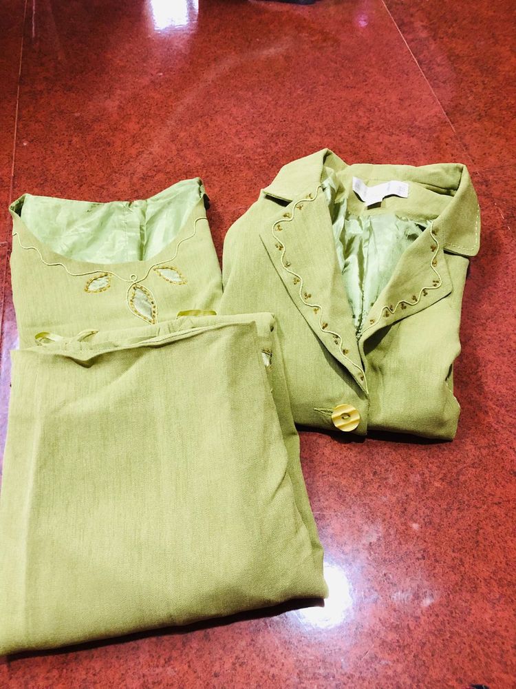 3 Piece Set Almost New Olive Green