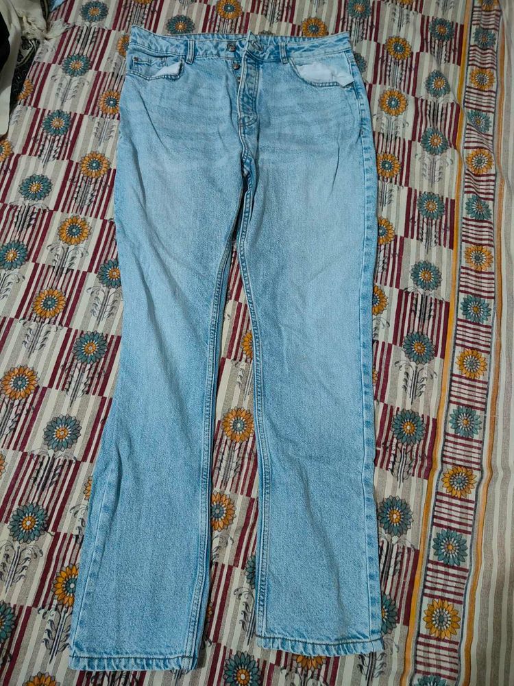 Light Wash Flared Jeans