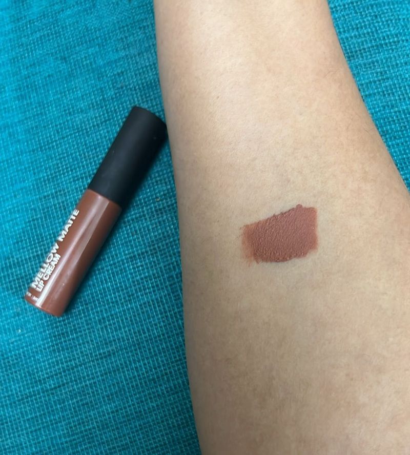 Color Queen Nude Latte Lipstick In Matte Creme