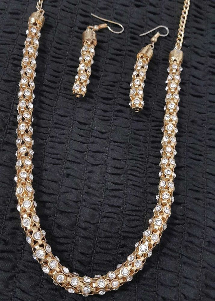 Elegant Necklace and Earring Set with White Stones