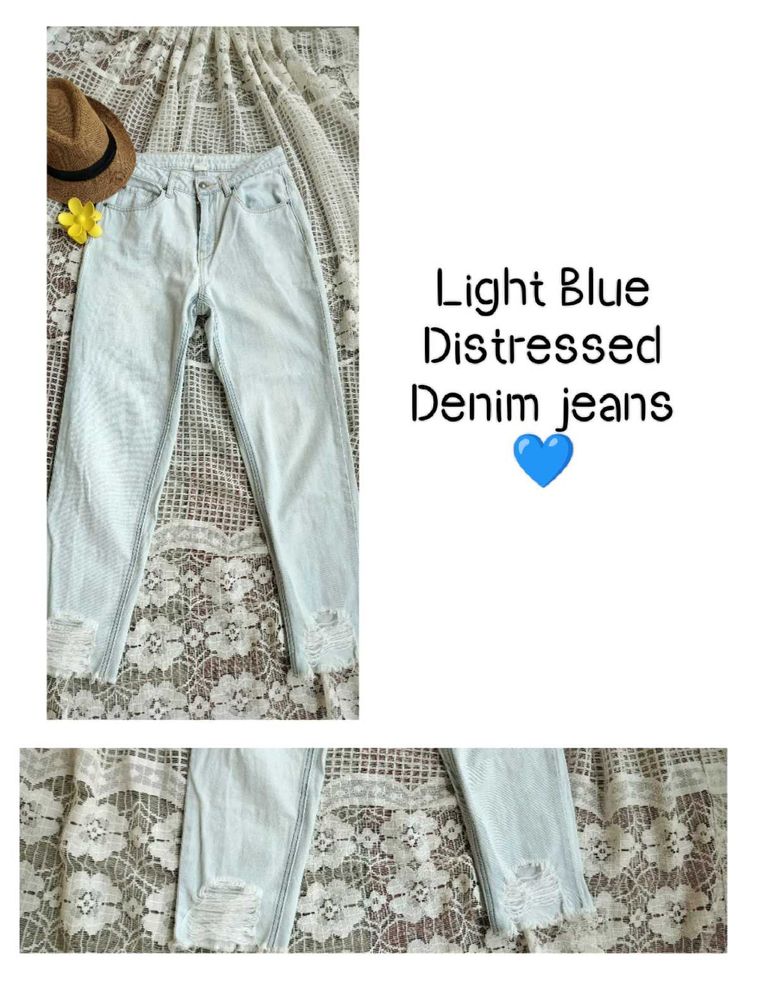 💙Light Blue Distressed Jeans💙