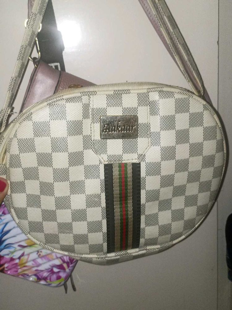 Handbag