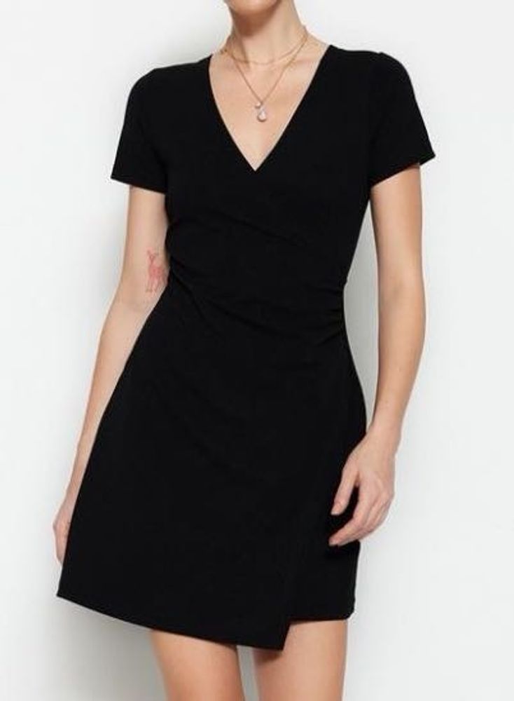 Black bodycon dress