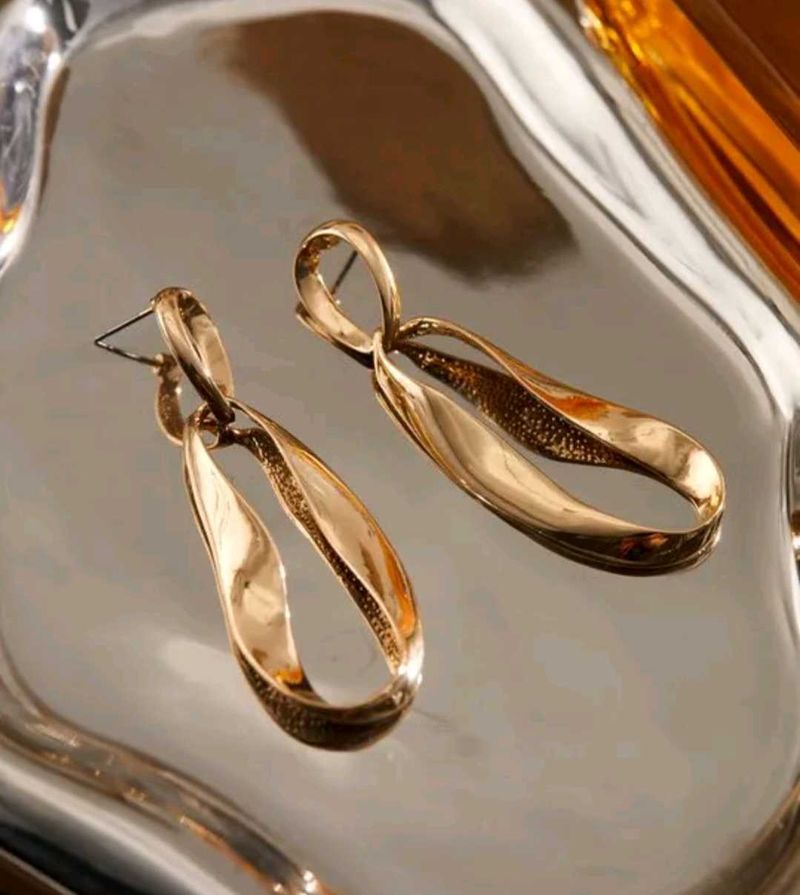 Golden Drop Earrings - Dangle