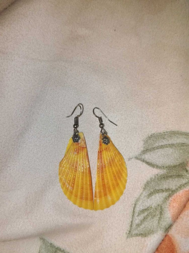 Seashell Dangle Earrings