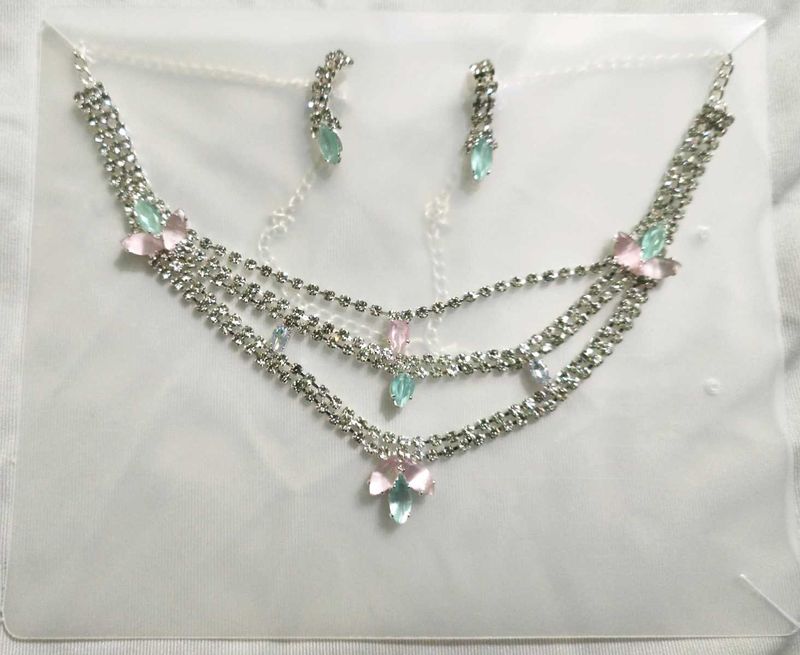Sparkling Necklace &amp; Earring Set