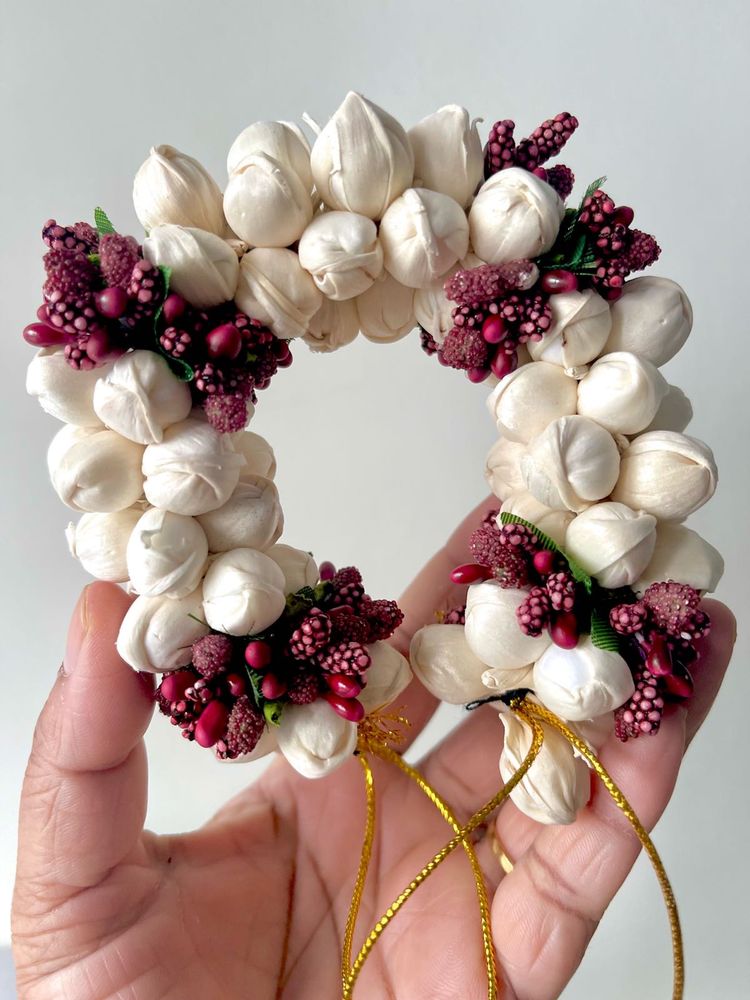 Flower Gajra - Brown