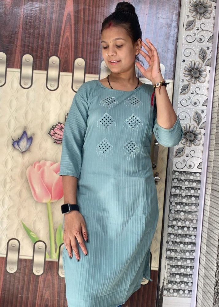 Simple And Beautiful Kurti