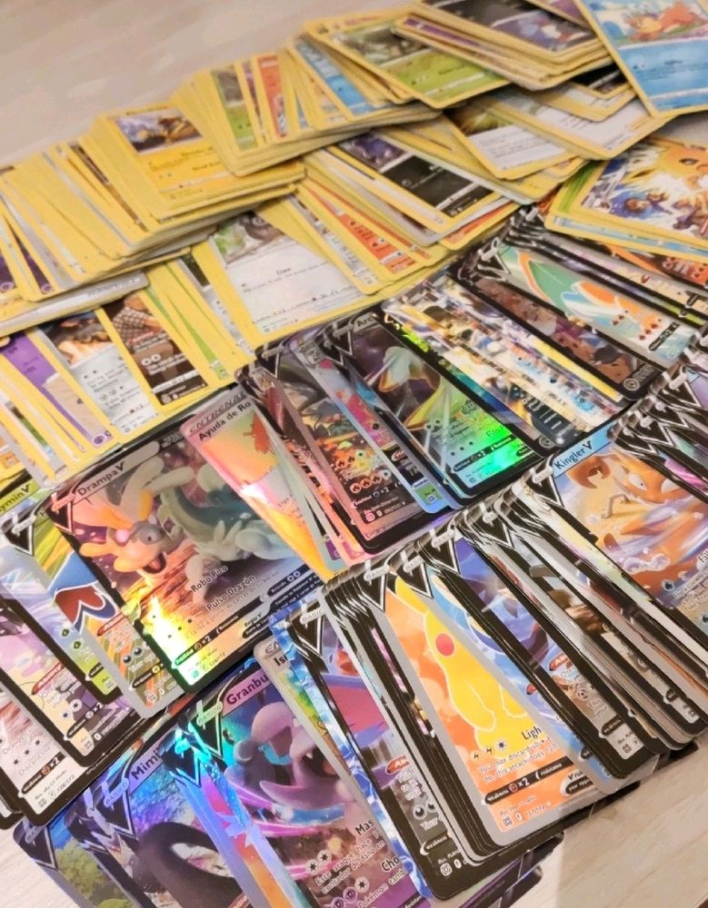 10 RANDOM POKEMON CARDS