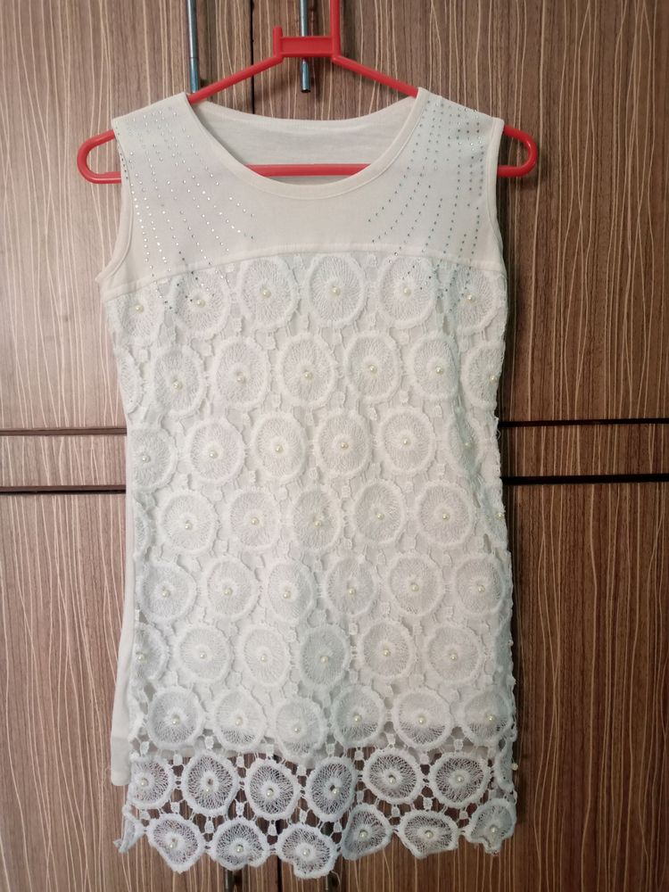 Lace Detailed Top Size M