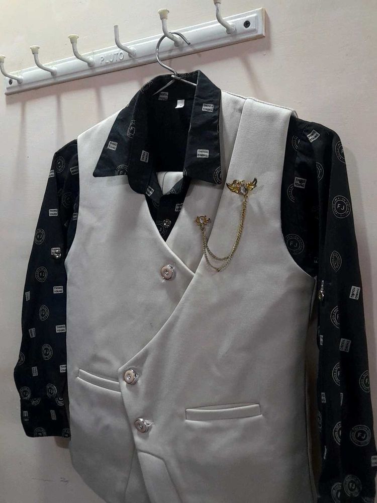 Price Drop⬇️Party Suit For Kids age 4 To 6
