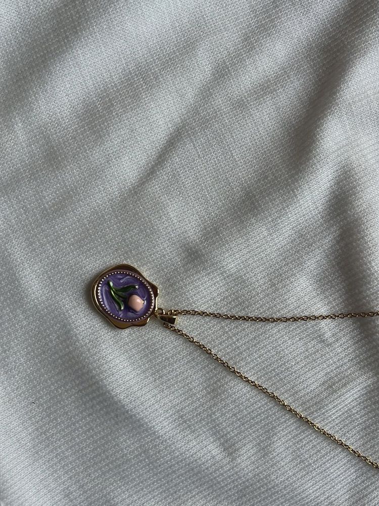 Floral Pendant Necklace
