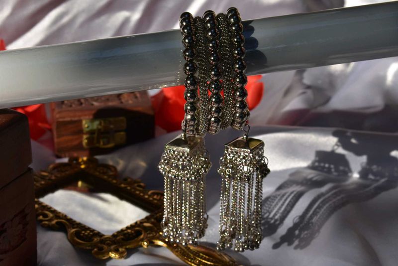 Tussle Bangle