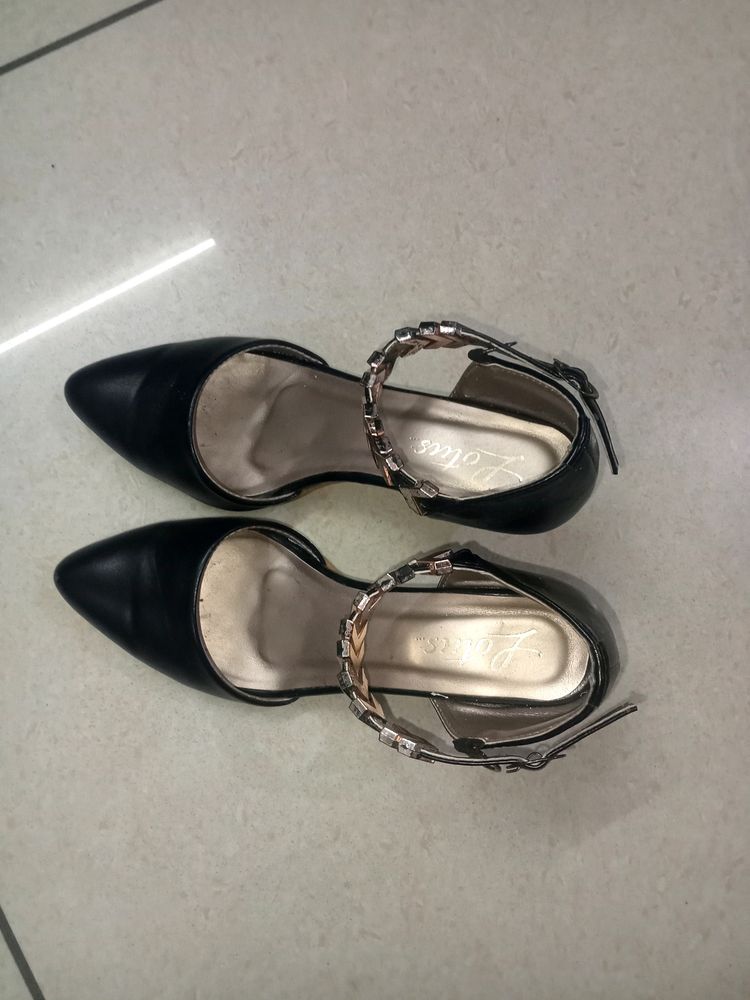 Black Chic Heels