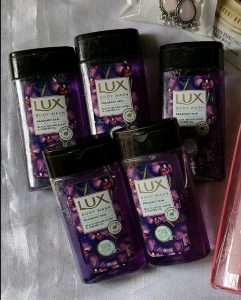 Lux Body Wash Set Of 5 👾🩷