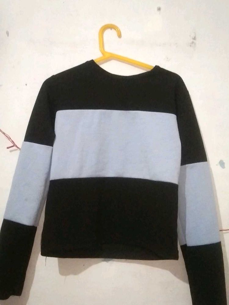 Color Black and sky-blue mix Long Sleeve Top