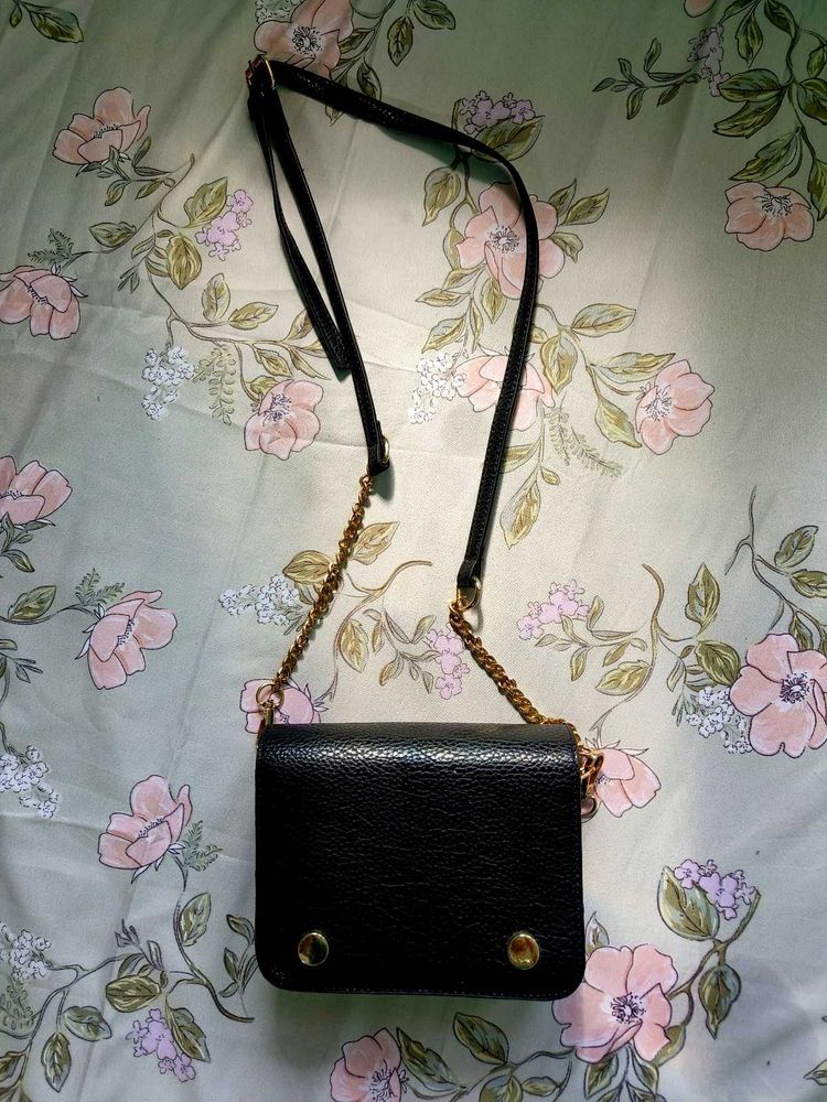 Dressberry Solid Black Sling Bag