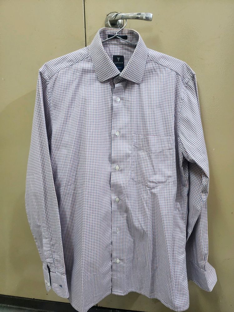 VanHeusenBrandNewShirt rarelyUsed1-2timeMEDIUMsize