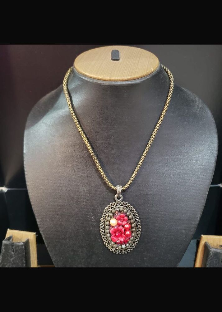 Floral Pendant Necklace