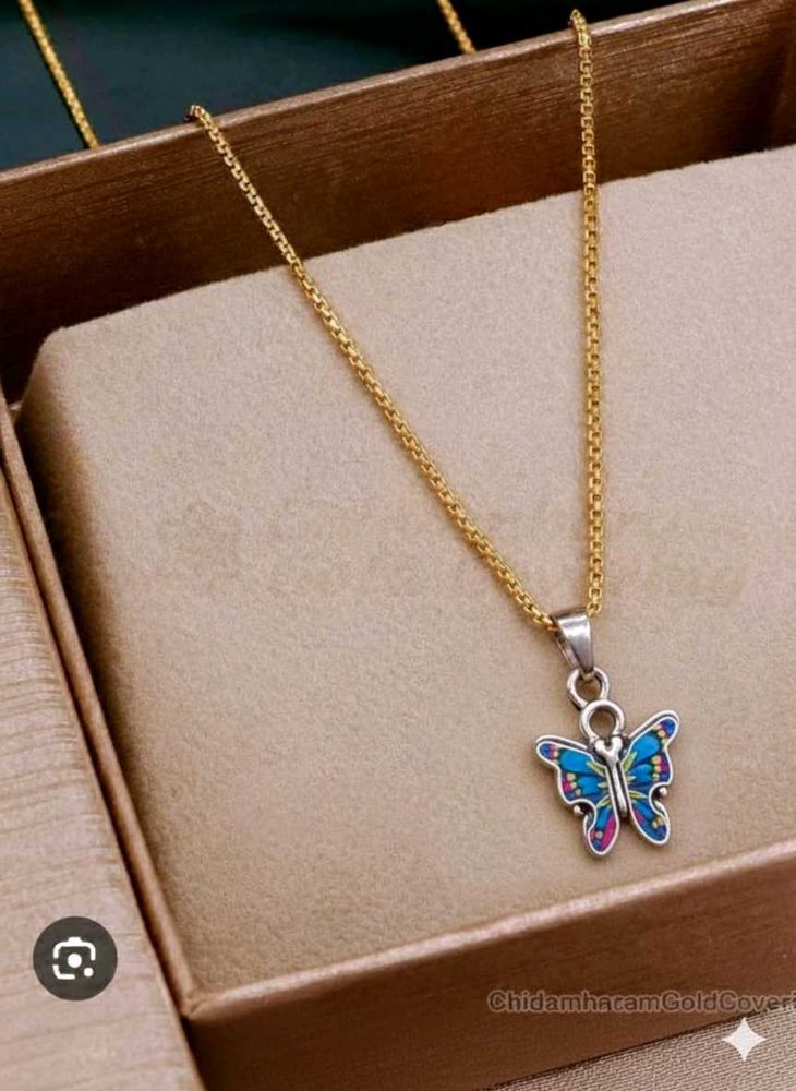 Butterfly Pendant Necklace (it&#39;s fully untouched)