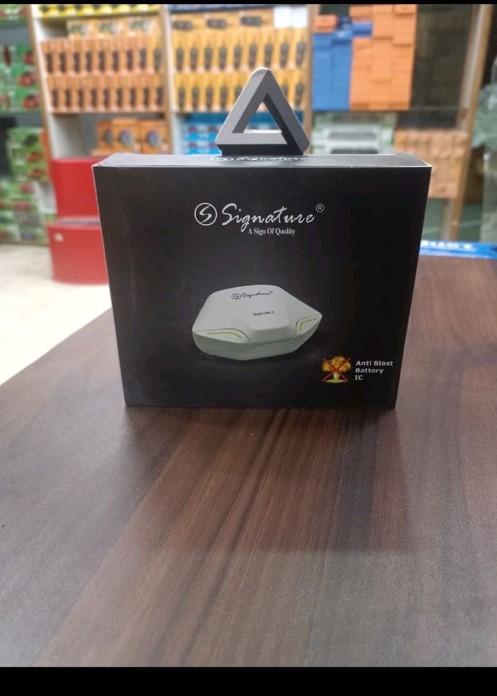Signature Wireless Earbud