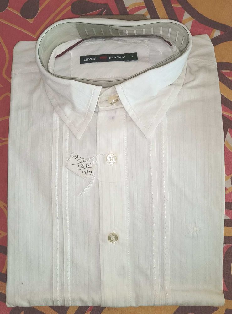 Levi&#39;s White Shirt