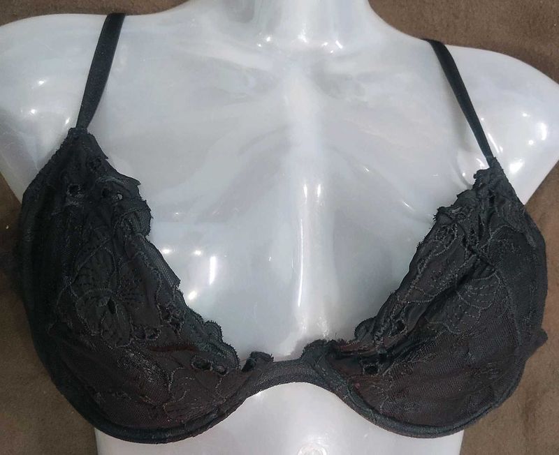 Elegant Black Lace Bra 🖤