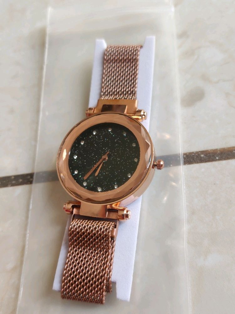 ✨Rose Gold Wrist Watch With Matching Bracelet ✨