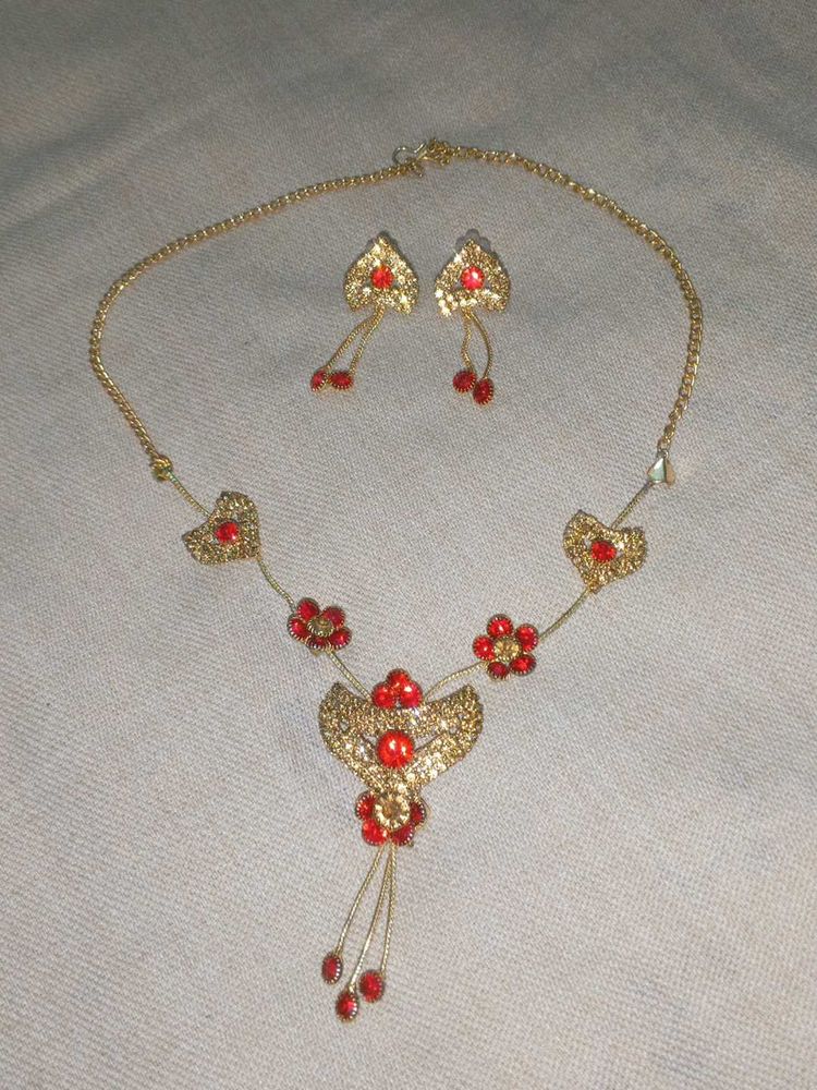 Gold-tone Red Stone Jewelry Set