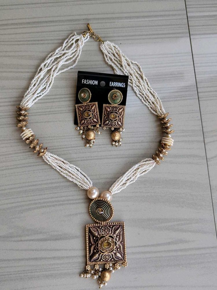 Elegant Necklace &amp; Earrings Set