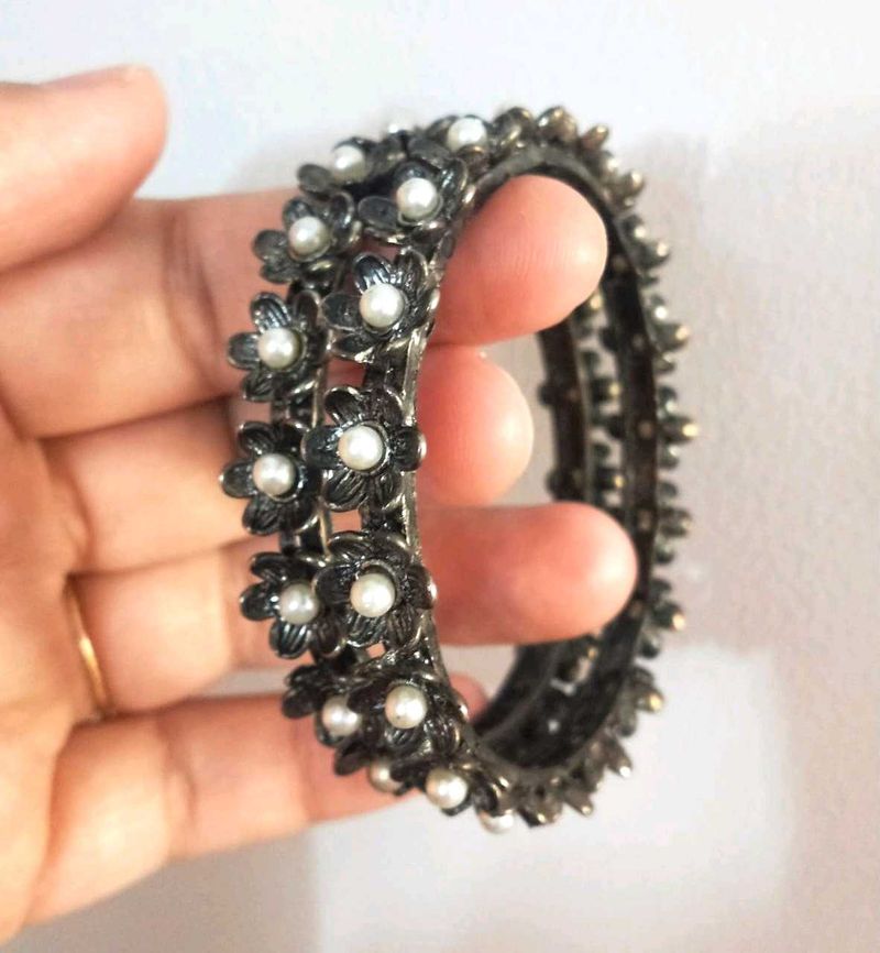 Oxidised silver Floral Bangle Set