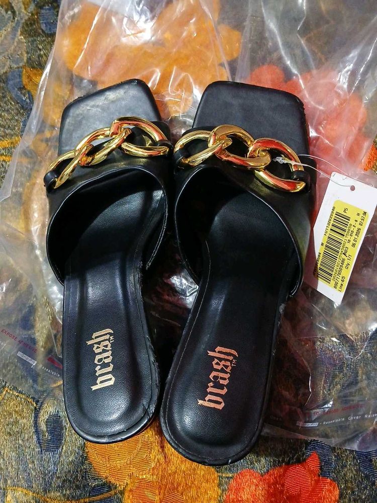 Brash Black Chain Detail Slides
