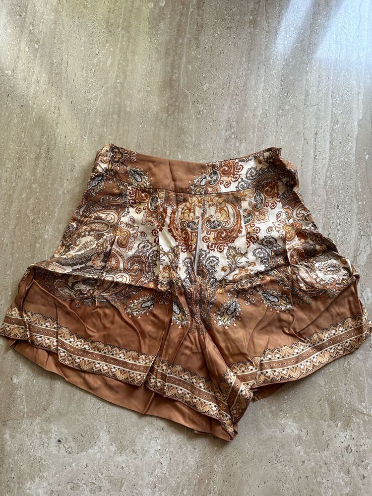 H&amp;M Shorts Never Worn