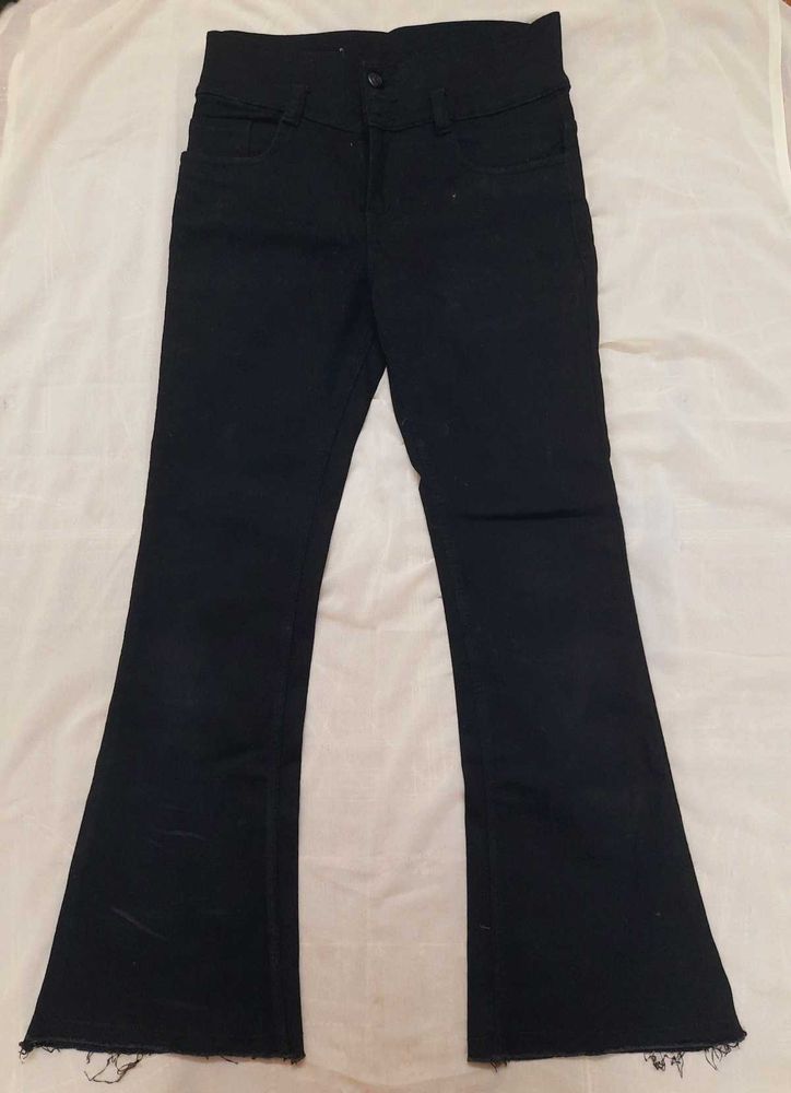 black bootcut jeans🤎