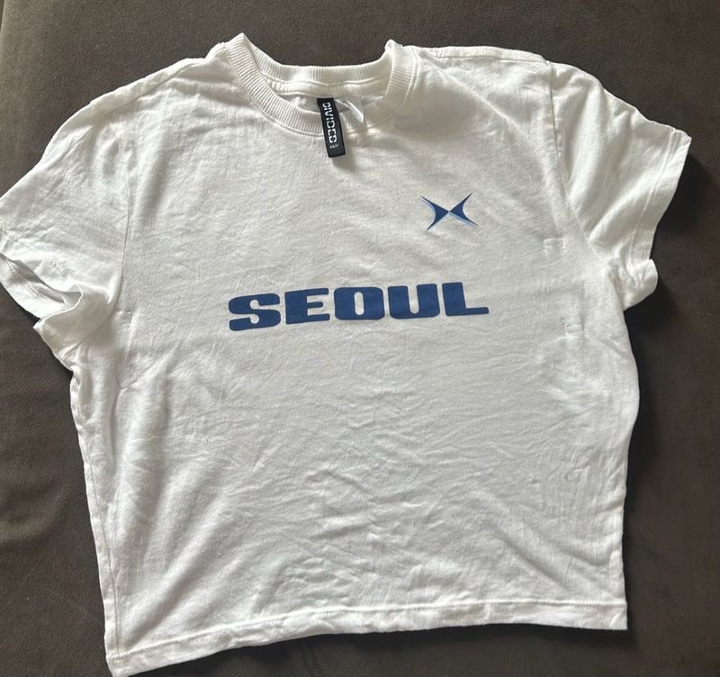 H&amp;M PRINTED Y2K SEOUL CROP TOP SIZE XS