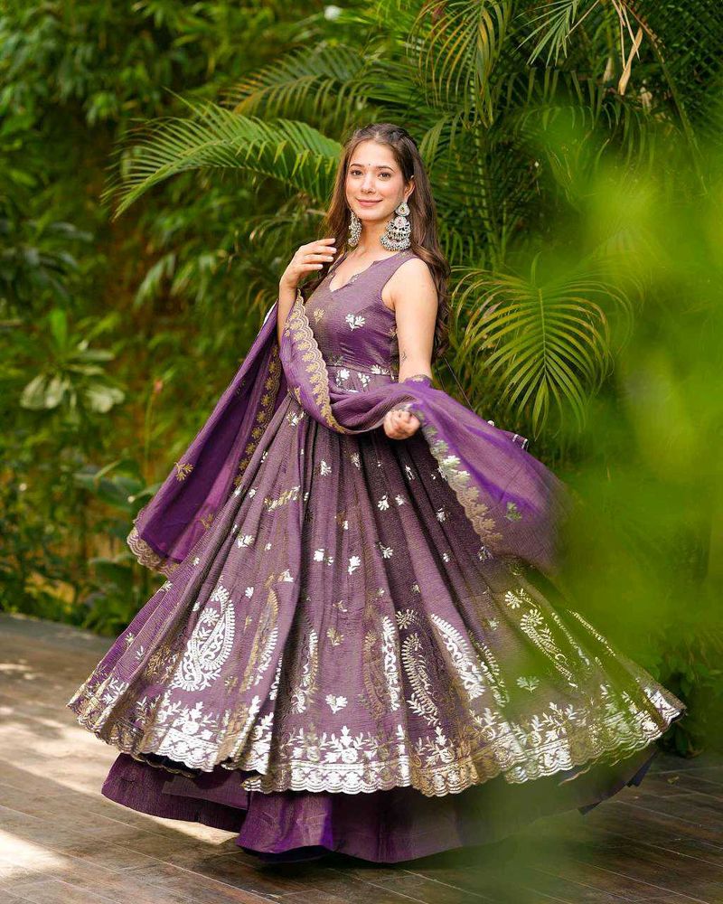 Designer Crunchy Silk Gown💜