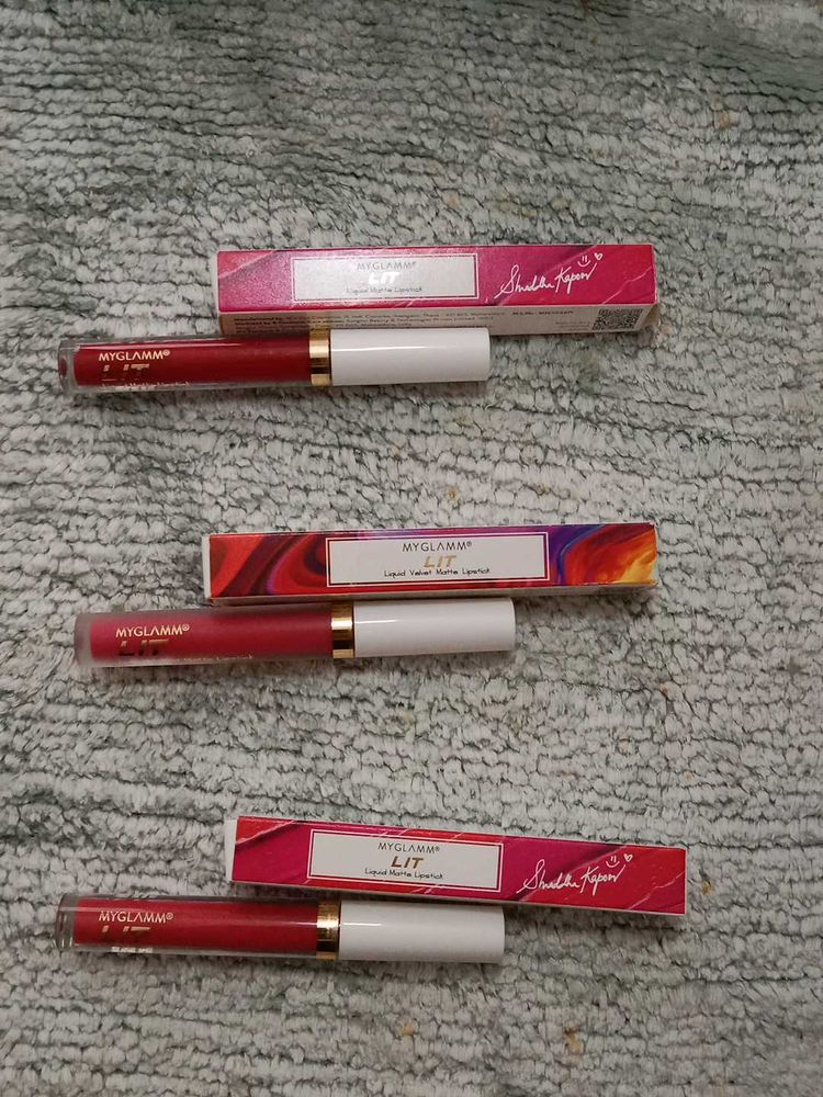 MYGLAMM LIT lipstick
