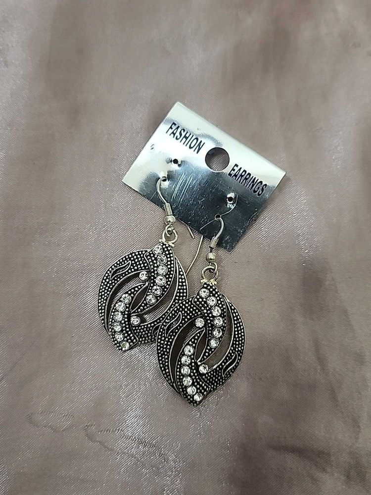 Leaf Design Fashion Earrings