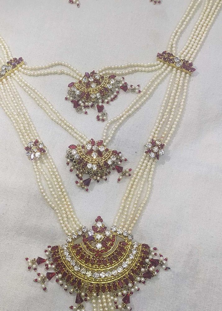 2 Jewellery Sets
